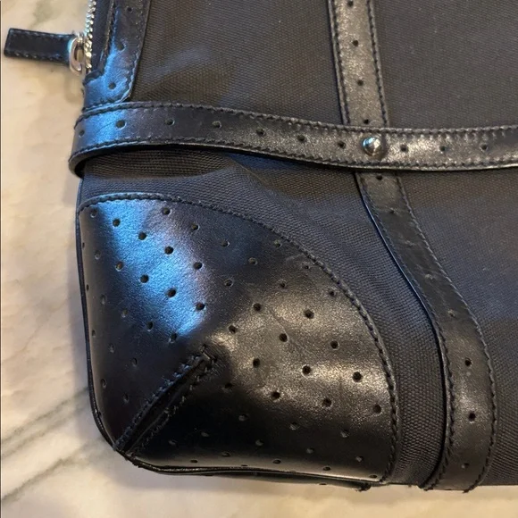 Gucci Interlocking G Reins Shoulder Bag - Picture 12 of 15